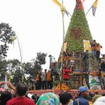 Tumpeng Raksasa 2024 Kg Alpokat Dibagikan Gratis di Sambirejo Jombang
