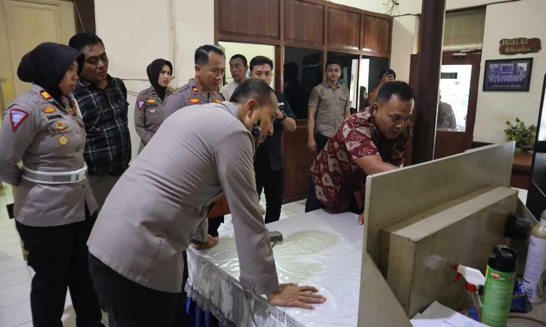 Kapolres Kediri Kota Mendadak Datangi Gedung Pelayanan SIM dan STNK, Ada Apa?