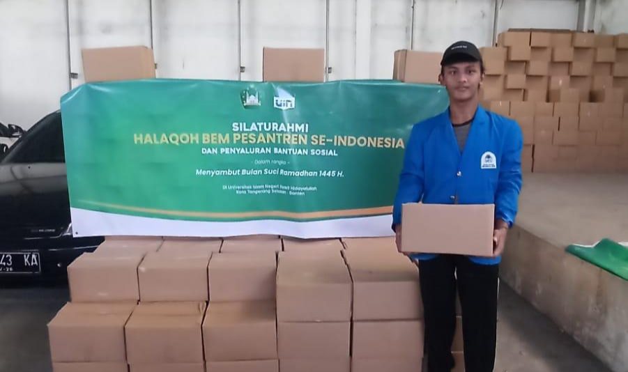 Aksi Sosial BEM Pesantren se Indonesia Berbagi Ratusan Paket Sembako ke Masyarakat