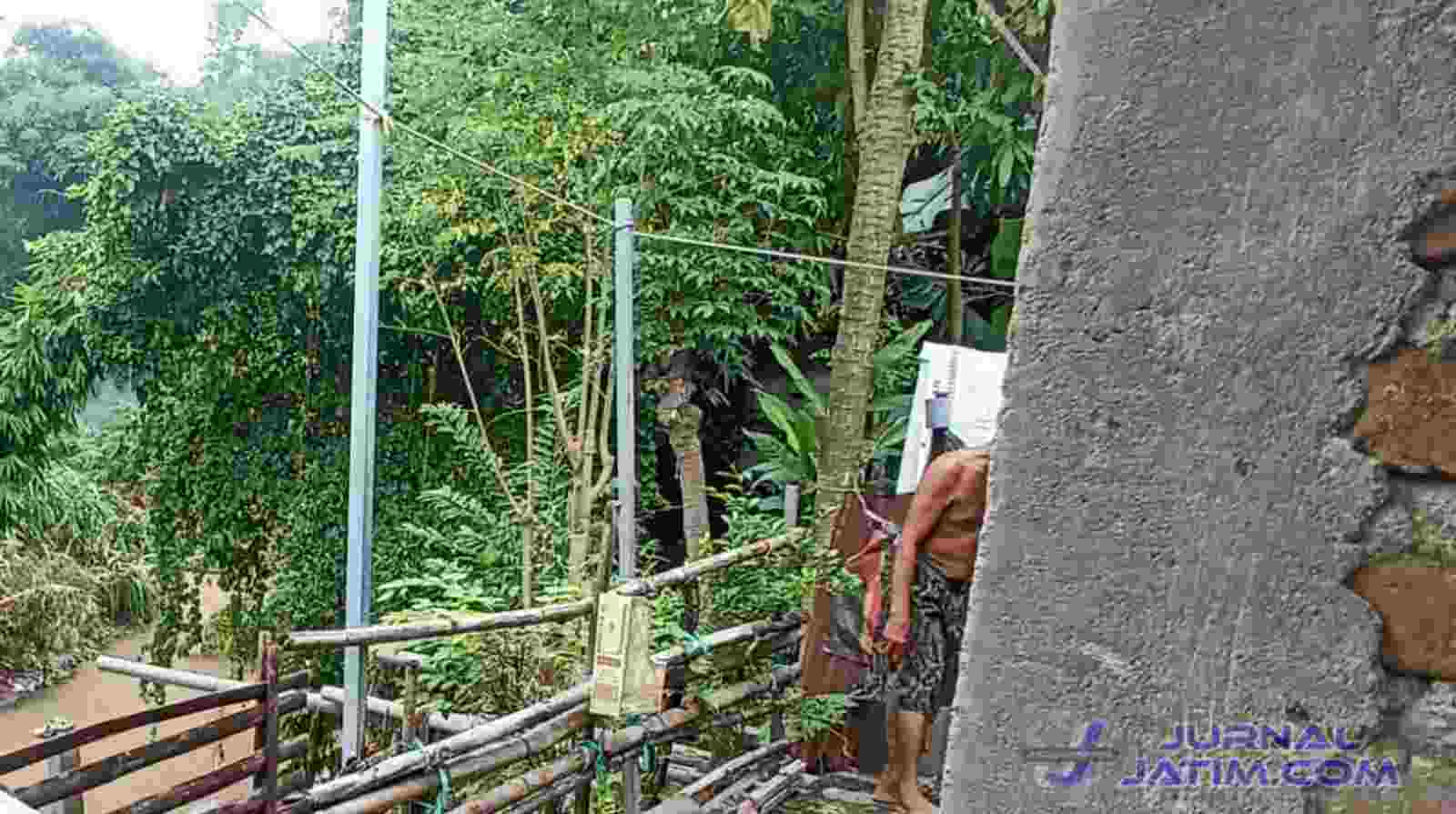 Warga di Jombang Terancam Kehilangan Tanah dan Rumah Akibat Tergerus Arus Sungai