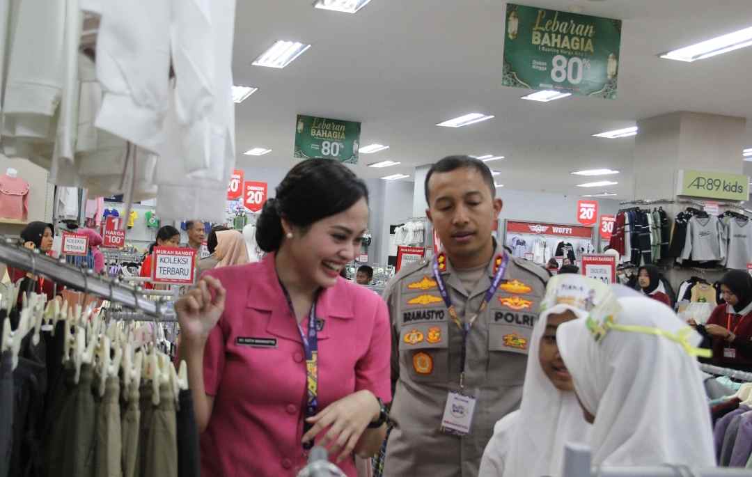 Senyum Semringah 50 Anak Yatim Kediri Bisa Belanja Baju Lebaran Gratis di Mal