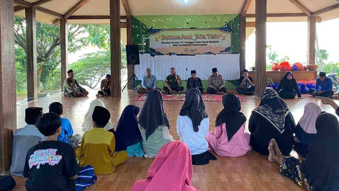 Ramadhan Heppiii Karta Tuban, Perbaiki Lapangan Voli hingga Santunan Anak Yatim