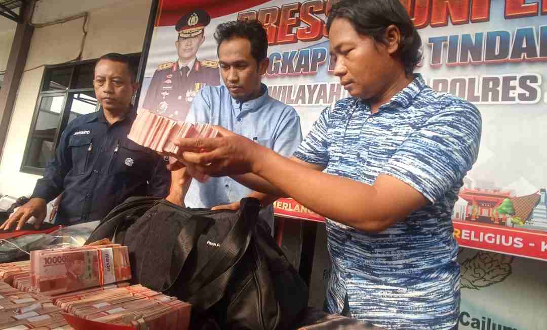 Tiga Pria Edarkan Uang Palsu di Jombang Jelang Pilkada 2024, Dipasok dari Jateng