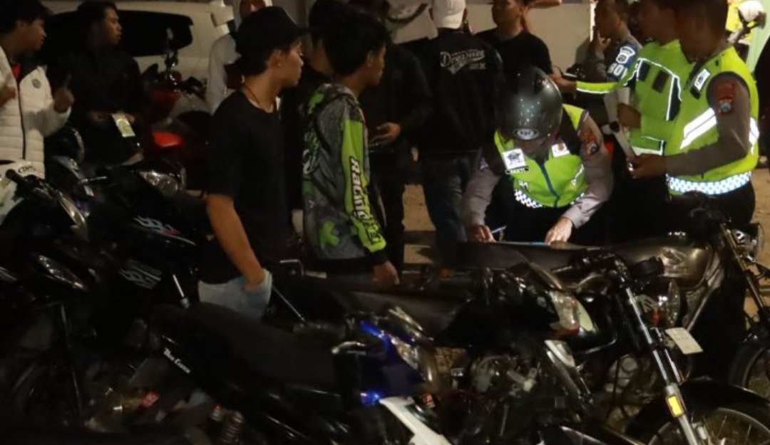 Sabtu Dini Hari Razia Balap Liar di JLS Pacitan Hasilkan 29 Motor