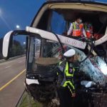 Kondektur Bus Harapan Jaya Meninggal Tabrak Bokong Truk di Tol Jombang-Mojokerto