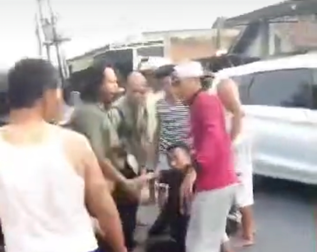 Dua Pemuda Mabuk Berkelahi dengan Sopir Bus yang Diadang di Jombang Akhirnya Babak belur