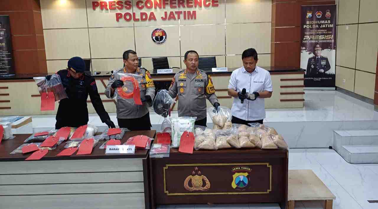 Ibu Rumah Tangga di Surabaya Kembali Terjerat Kasus Merakit Bom