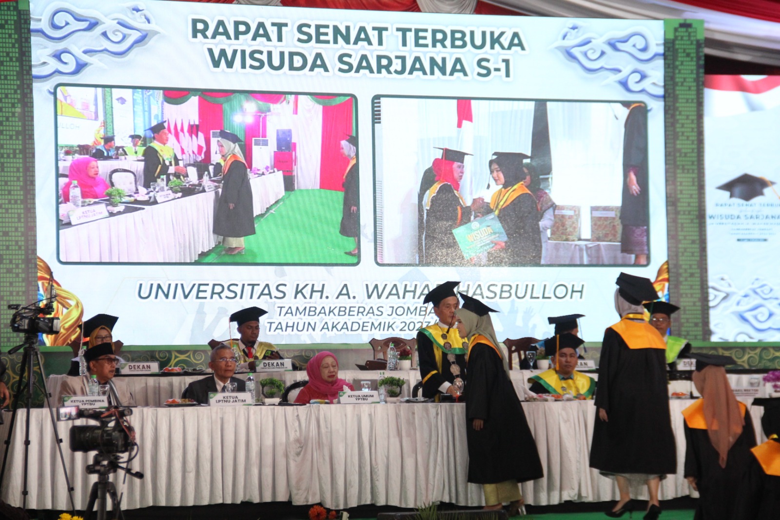 Mundjidah Doakan Ilmu Wisudawan Unwaha Jombang Bermanfaat dan Berkah