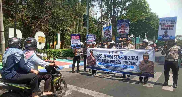 Operasi Zebra 2024 di Jombang, Pelanggar Lalu Lintas Tak Pakai Helm Dihipnoterapi