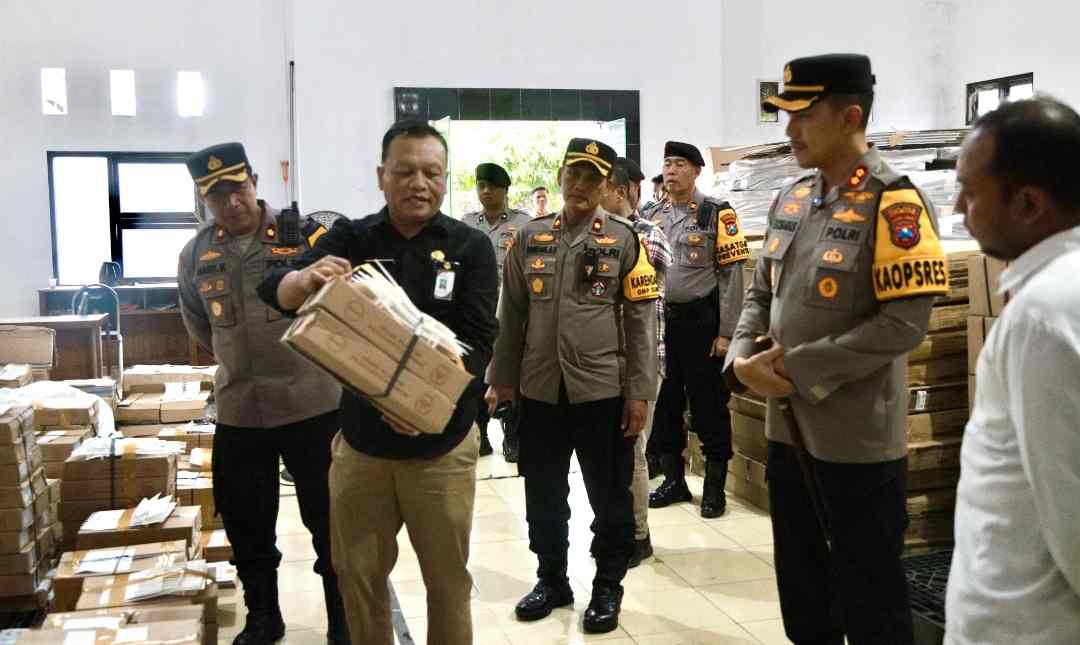 Pilkada 2024 Semakin Dekat, Kapolres Jombang Turun Cek Gudang Logistik KPU