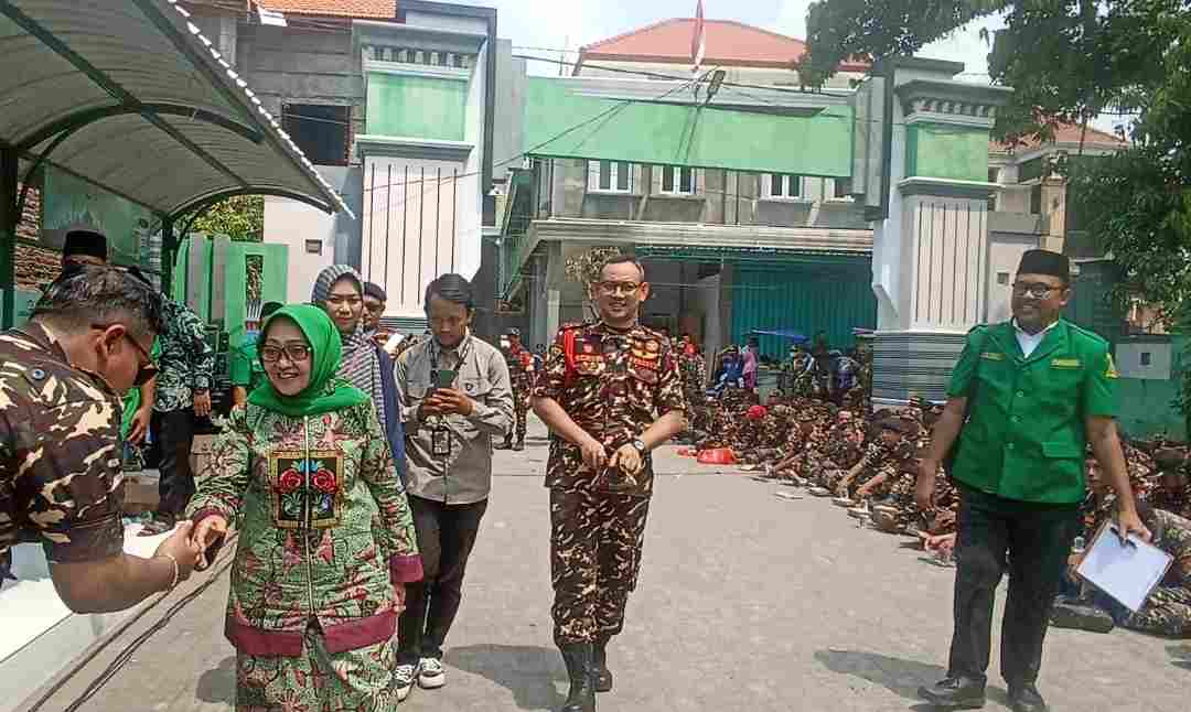 Hadiri Apel Hari Santri, Mundijdah Putri Inisiator Pendiri GP Ansor Semangati Banser Jombang