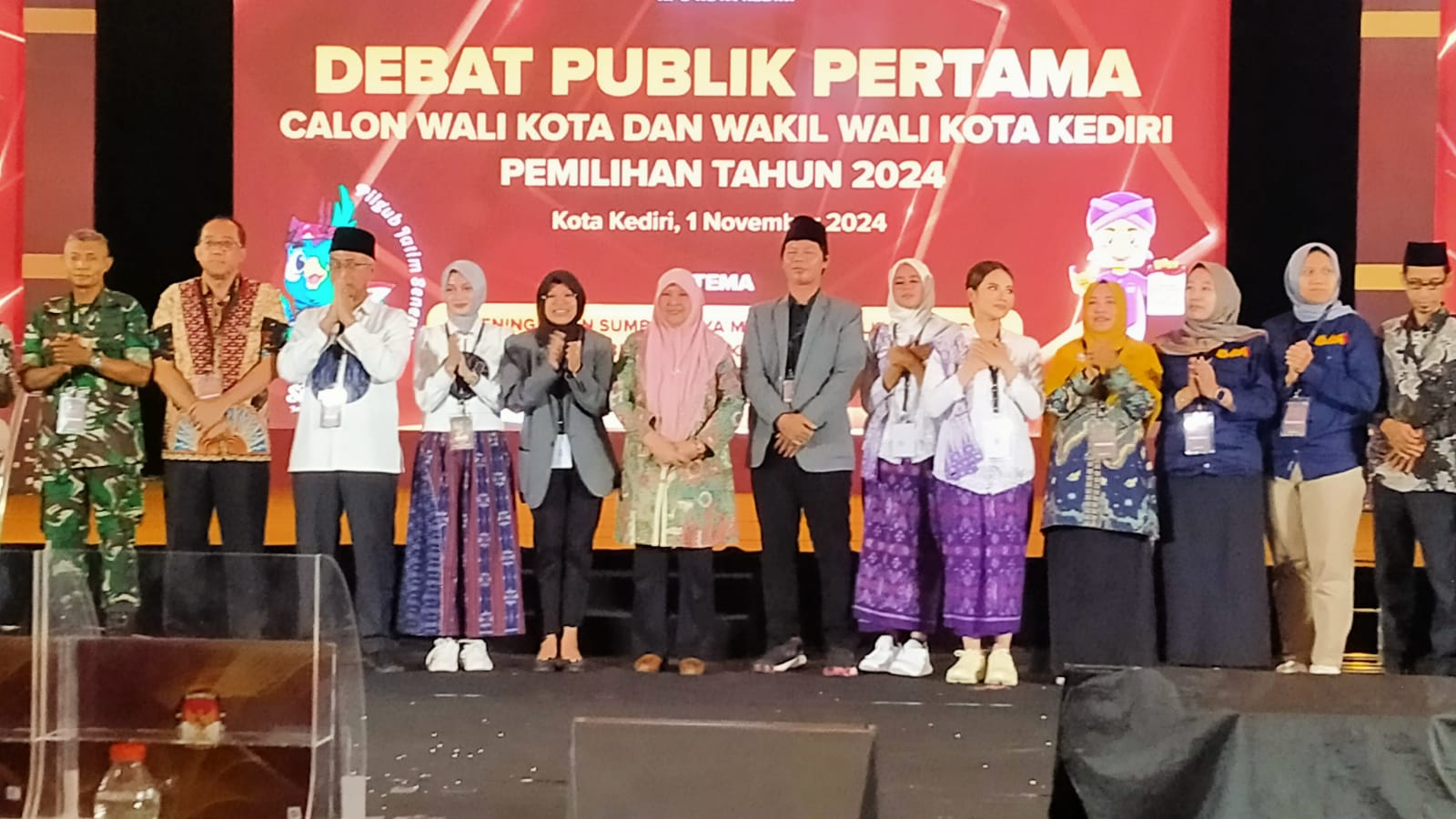 Pasangan Cawali-Cawawali Kediri Adu Gagasan di Debat Publik Perdana KPU