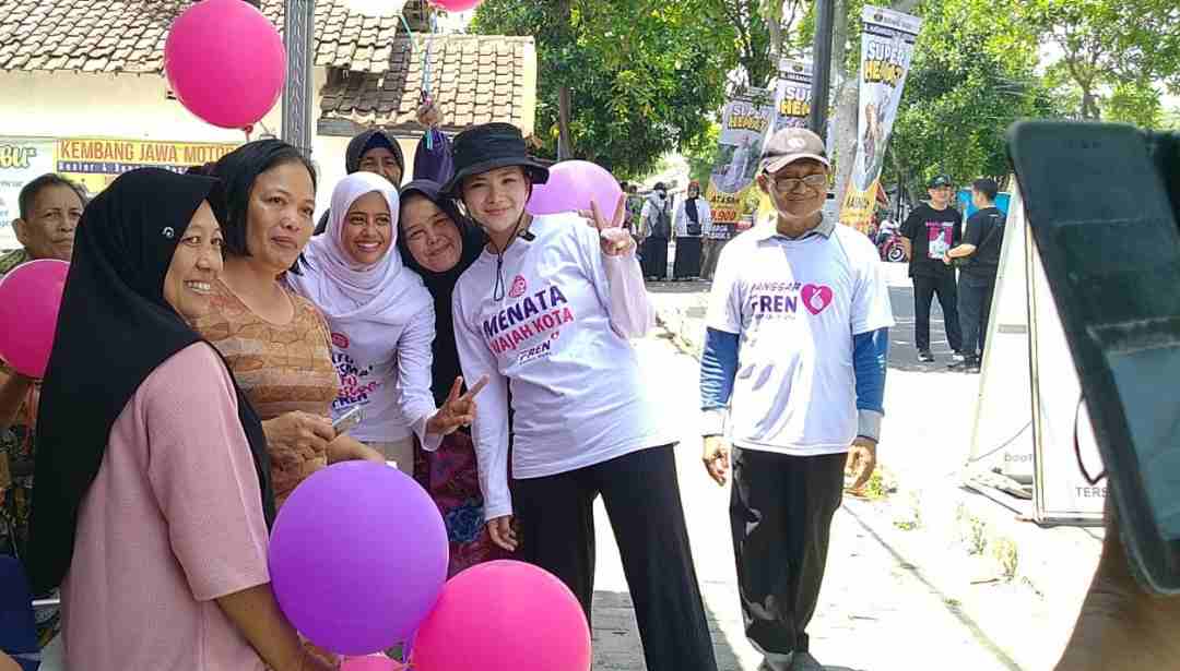 Pasangan Merakyat, Ferry Silviana dan Regina Terus Sapa Masyarakat Kota Kediri