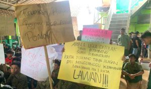 Demo Siswa Aliyah di Jombang, Tuntut Kepala Madrasah dan Ketua Yayasan Dicopot