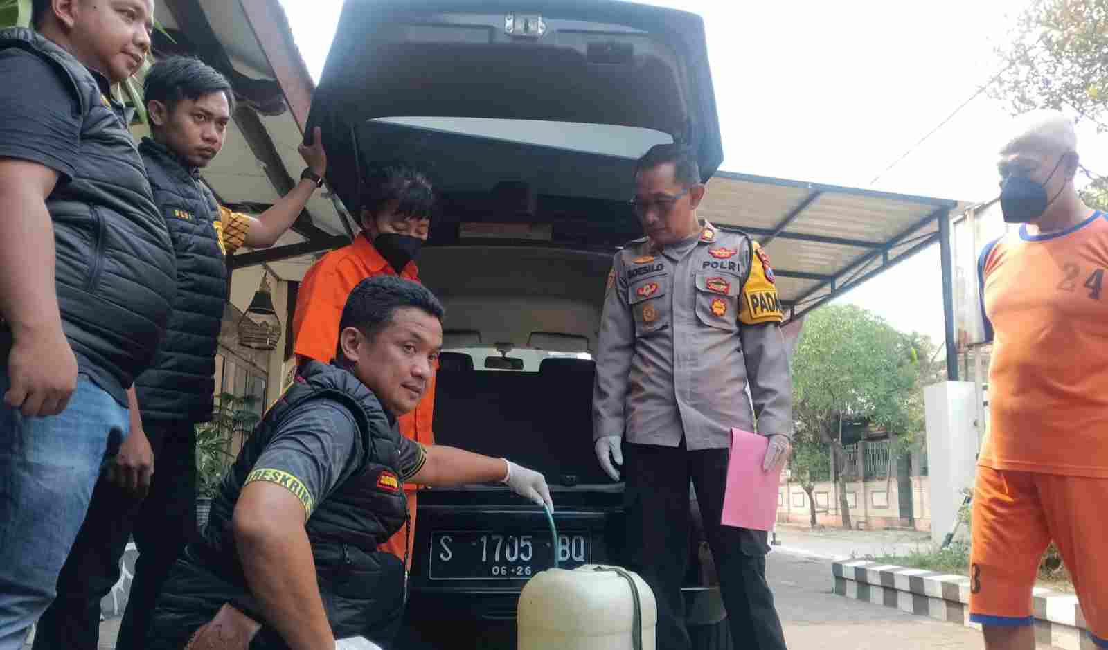 Pasutri di Jombang Modifikasi Mobil untuk Kulakan BBM Subsidi, Apes Ketahuan Polisi!