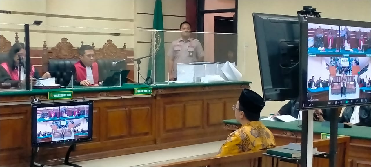 Mantan Bupati Sidoarjo Divonis 4,5 Tahun, Pendukungnya Beri Dukungan Moral