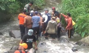 Kronologi Balita di Jombang Ditemukan Meninggal Tersangkut Bebatuan Sungai