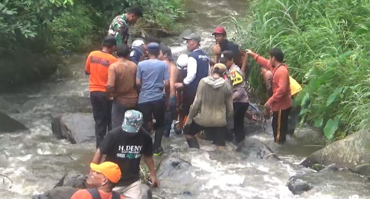 Kronologi Balita di Jombang Ditemukan Meninggal Tersangkut Bebatuan Sungai