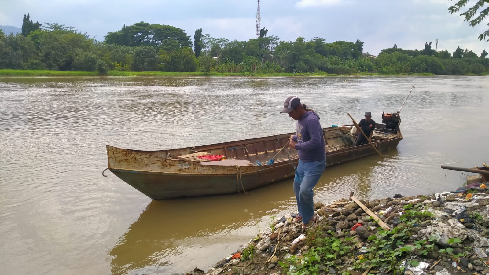 Bantah Setor Upeti, Begini Kisah Perjuangan Penambang Pasir Tradisional di Kota Kediri