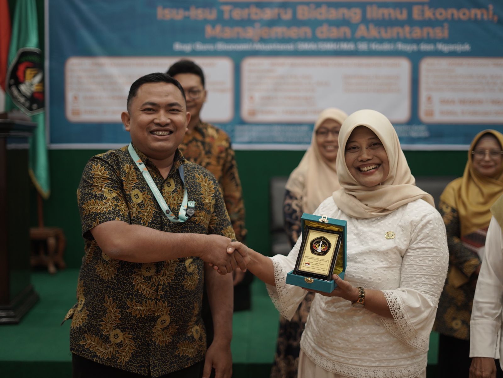 Akademisi Uniska Kediri Bedah Pengembangan Pendidikan Ekonomi