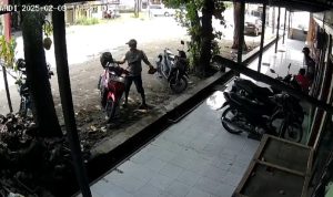 Bikin Resah Warga Jombang, Maling Motor Beraksi Siang Hari di Warung Sate Pesantren