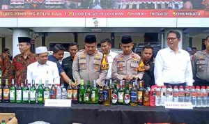 Polisi Jombang Gagalkan Pengiriman Arak Satu Mobil Pikap dari Bali, Sita 2.600 Botol Miras