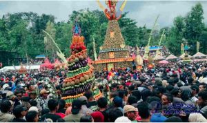 Festival KenDuren Wonosalam, Ribuan Warga Rebutan 2.025 Durian di Jombang