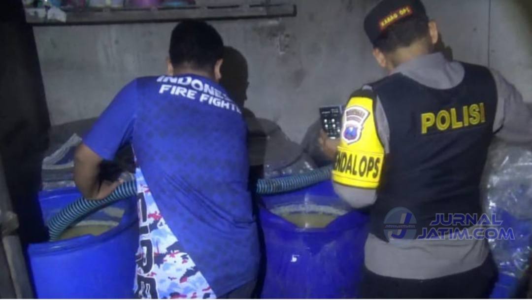 Polisi Gerebek Home Industry Miras Arak di Jombang, Omzetnya Fantastis