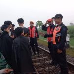 Madiun, Jurnal Jatim - PT Kereta Api Indonesia (KAI) Daop 7 Madiun menegaskan larangan aktivitas di kawasan jalur rel Kereta Api (KA).