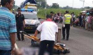 Pengendara Revo Tewas Tertabrak Truk Boks di Jalan Raya Mojoagung Jombang