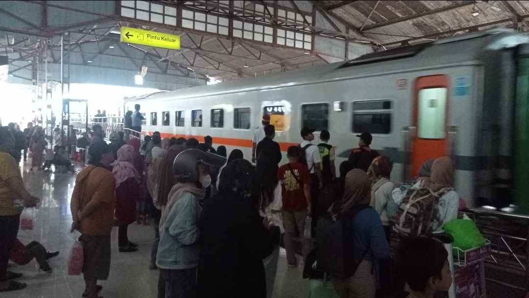 Segini Jumlah Penumpang KA Stasiun Madiun, Kediri, Jombang Masa Angkutan Lebaran 2025