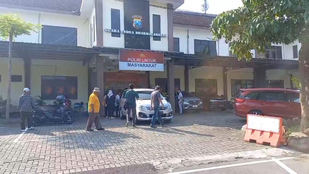 Pekerja Angkringan di Jombang Dicekoki Miras dan Diperkosa 3 Pria Bejat