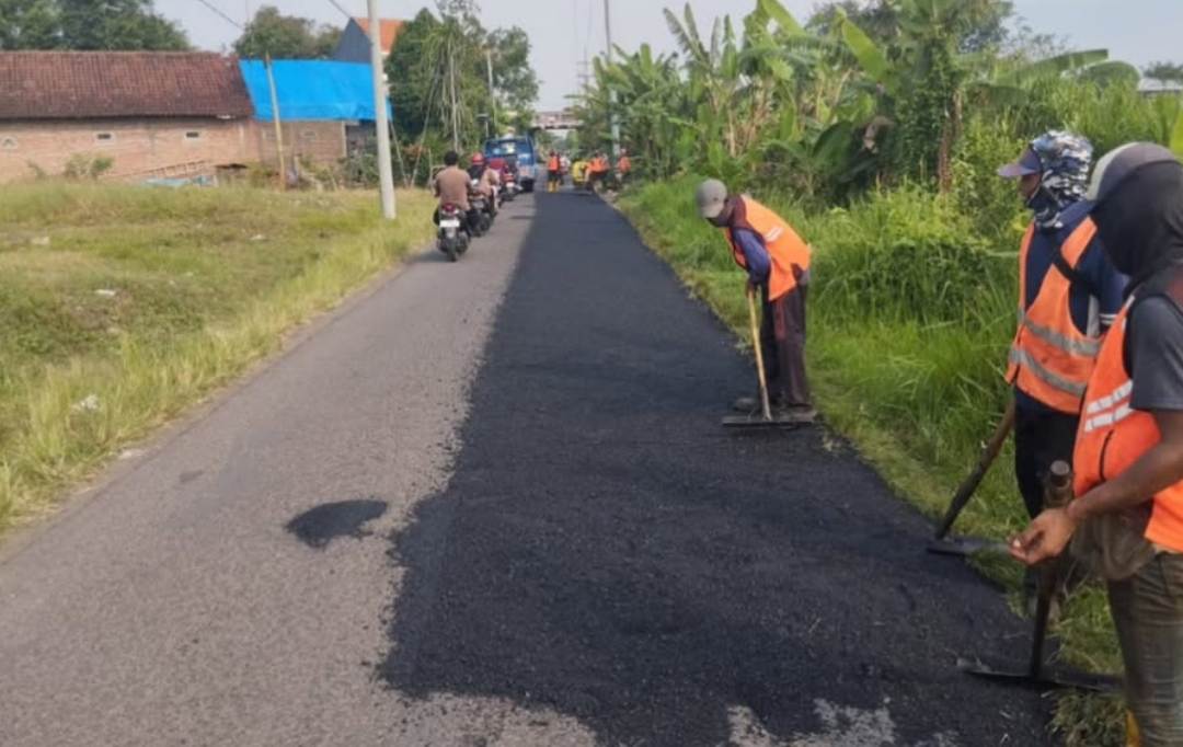 Dinas PUPR Jombang Perbaiki 39 Ruas Jalan Demi Kenyamanan Masyarakat