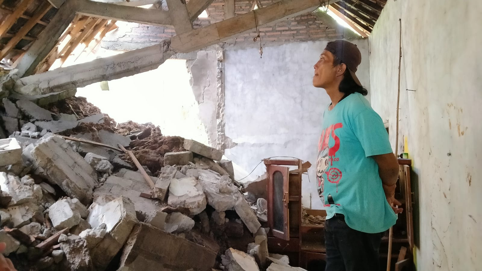 Mukjizat, Warga Kediri Selamat Usai Tertimbun Longsor
