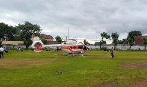 Heboh, Helikopter Gudang Garam Mendarat Darurat di Jombang Akibat Cuaca Buruk