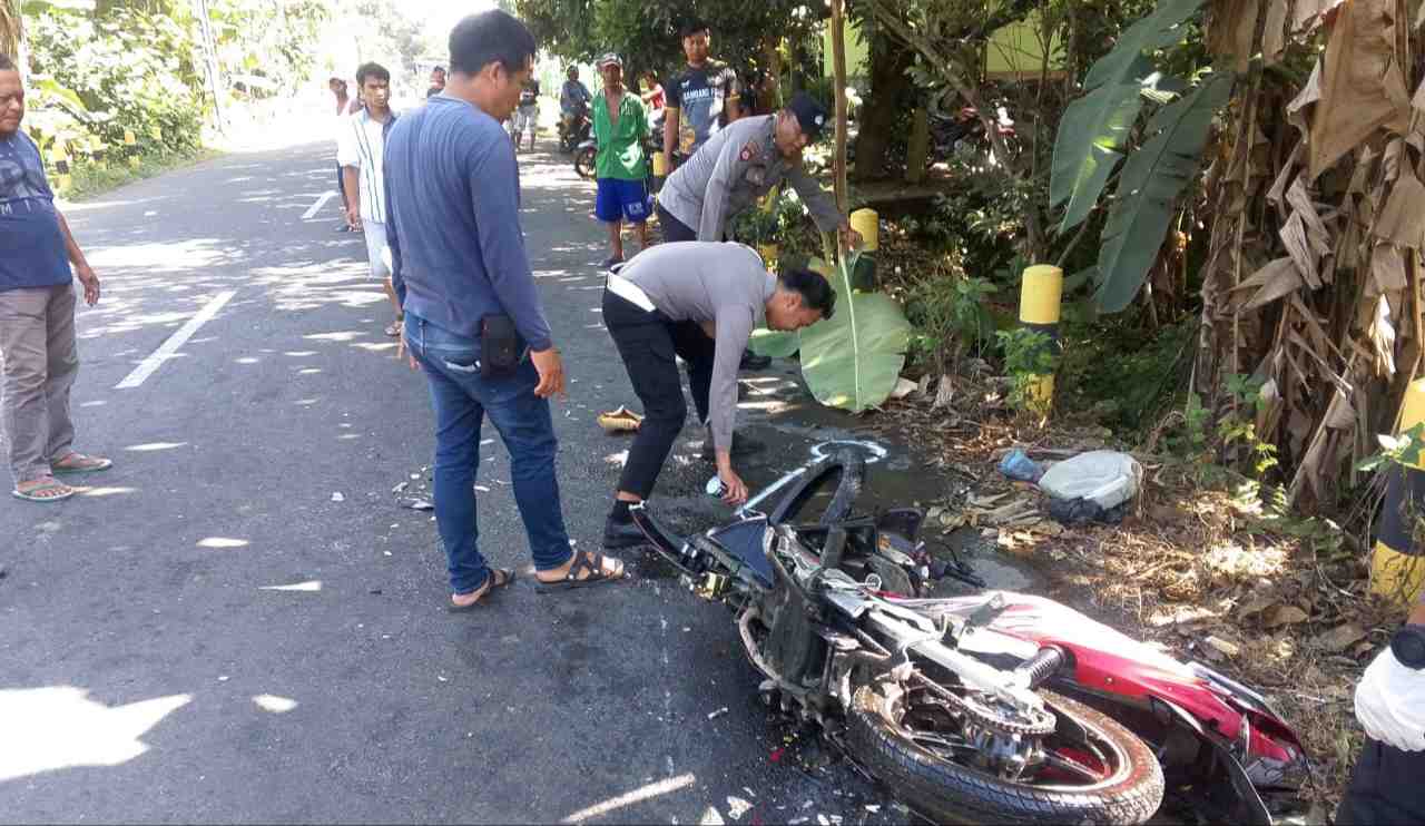 Kecelakaan Maut Innova vs Jupiter di Jombang, Pasutri Tewas Terkapar