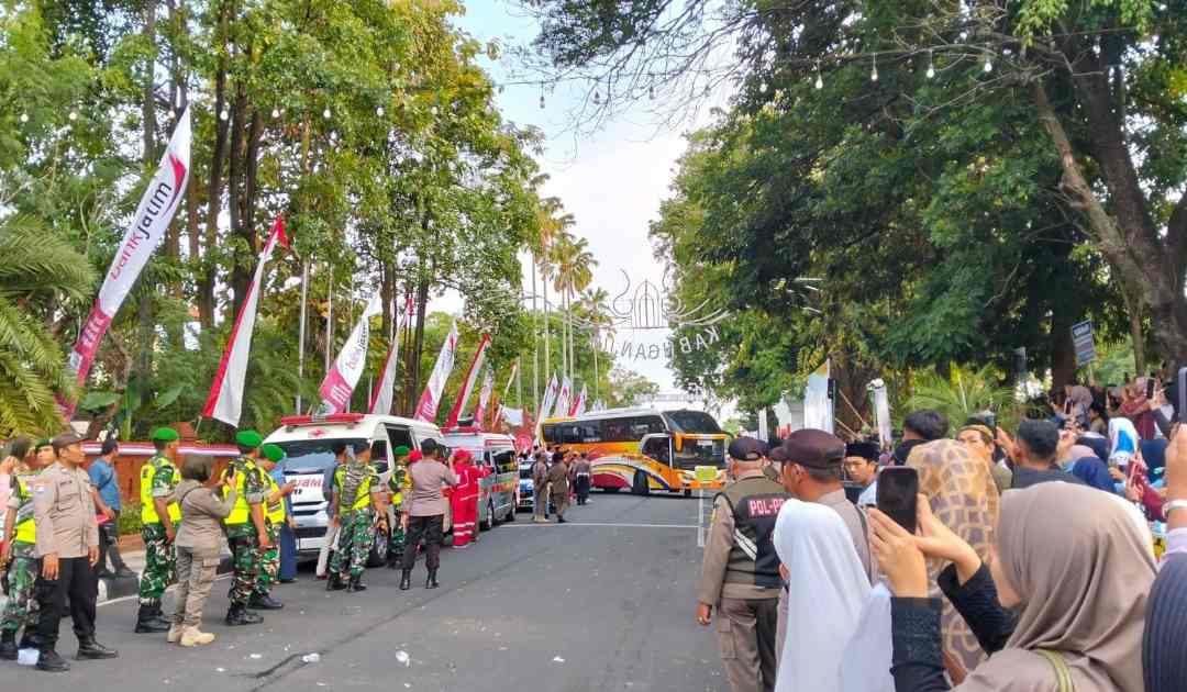 376 Jemaah Calon Haji Asal Nganjuk Kloter 7 Diberangkatkan