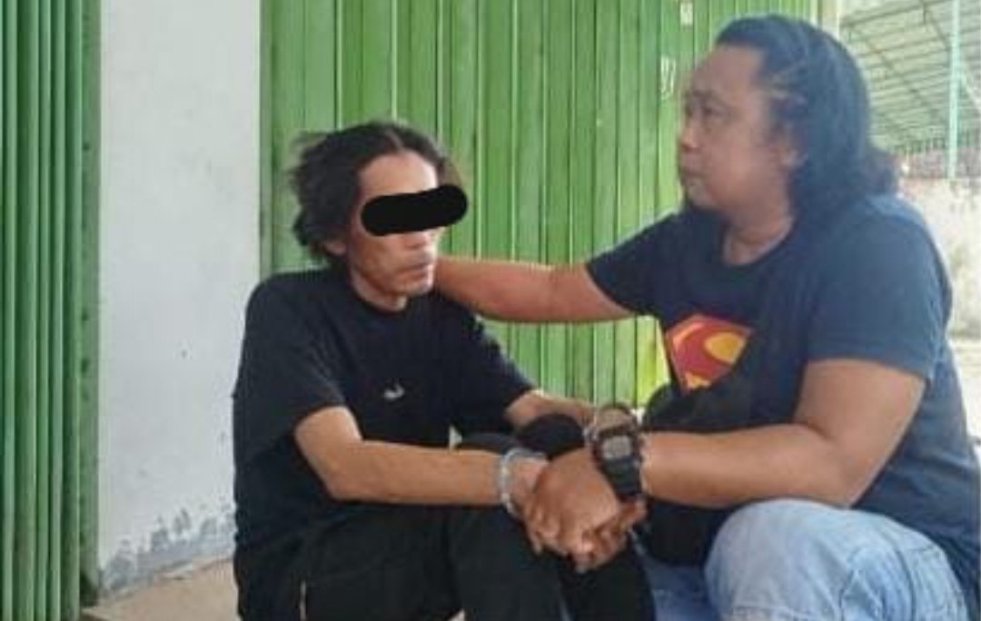 Nganjuk, Jurnal Jatim - Polisi menginformasi penangkapan seorang pelaku pencurian handphone (HP) di teras Masjid Rumah Sakit Daerah (RSD)