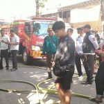 Warga Panik Warung Nasi Goreng di Kediri Terbakar, Diduga Akibat Kompor Masak