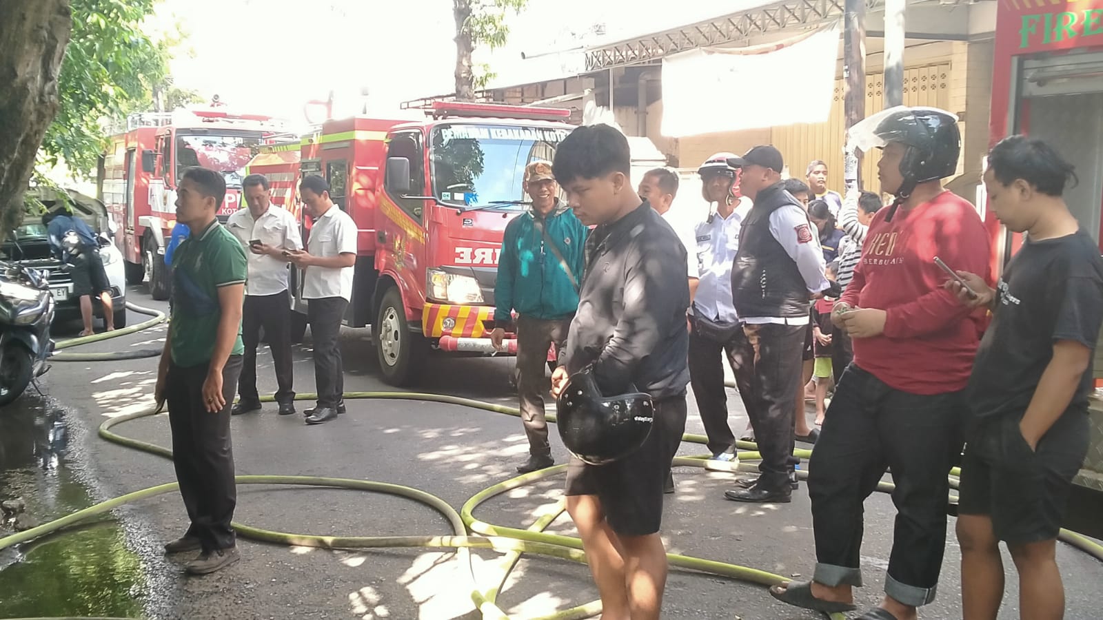 Warga Panik Warung Nasi Goreng di Kediri Terbakar, Diduga Akibat Kompor Masak