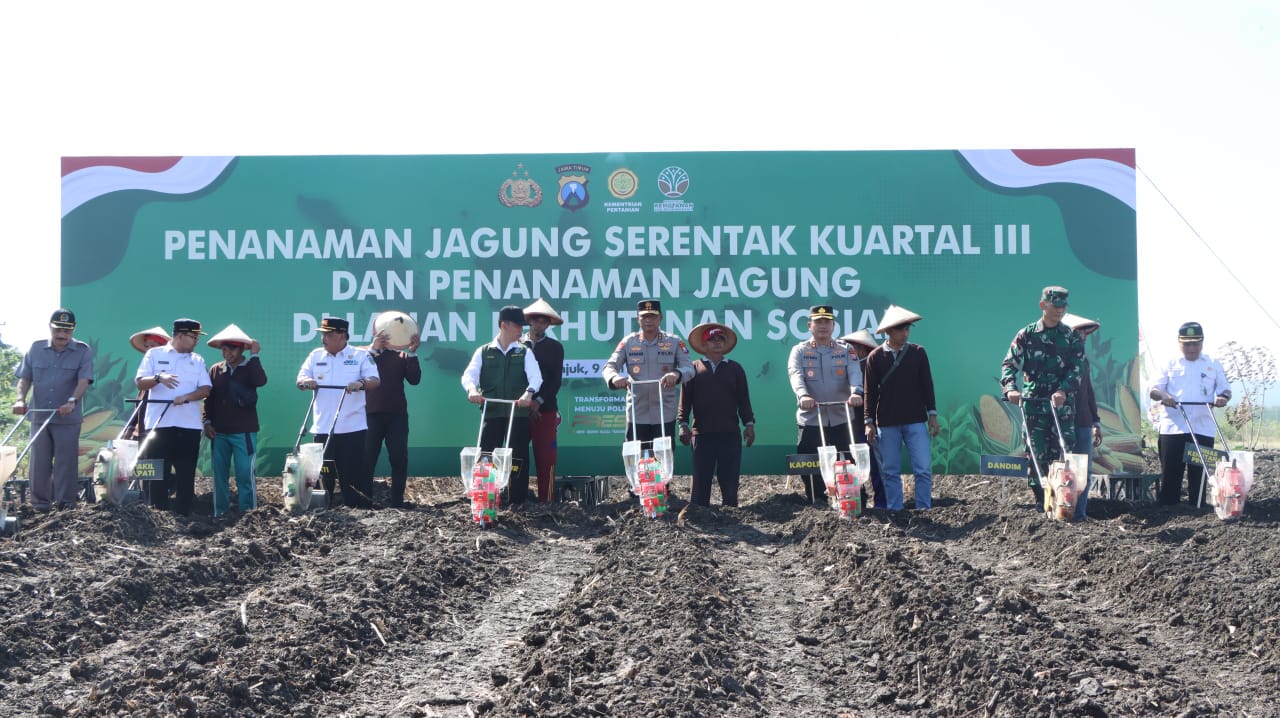 Polda Jatim Tanam Jagung di Nganjuk, Dukung Target Nasional 10 Juta Ton