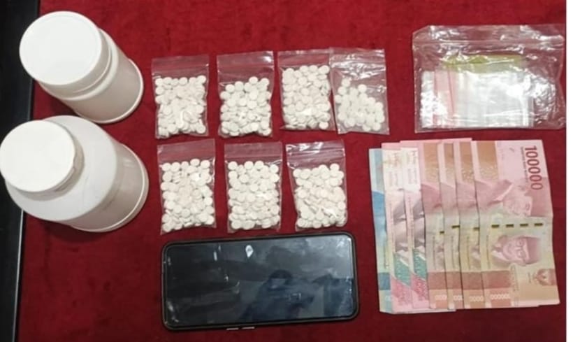 Warga Tarokan Gagal Edarkan Ratusan Butir Pil Dobel L di Kediri