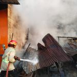 Galangan Mebel di Jombang Kebakaran, Mobil Pikap Hangus Terbakar