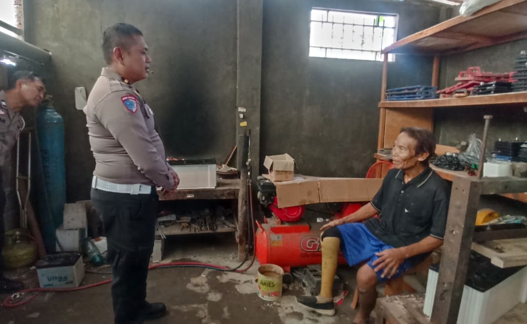 Kaki Diamputasi Akibat Kecelakaan di Jombang, Kisah Pilu Slamet Hingga Dapat Bantuan Polisi
