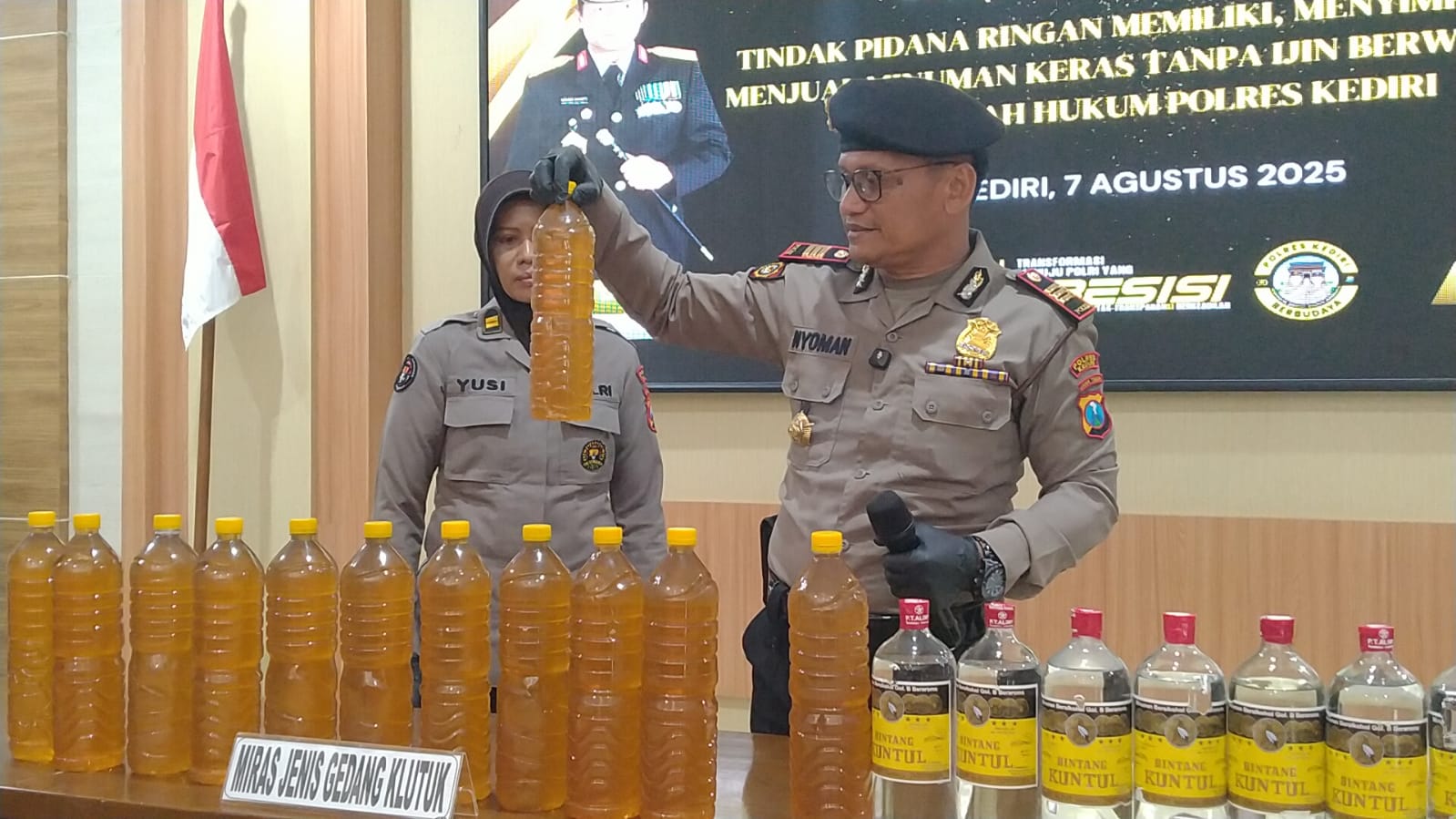 Dicurigai Masyarakat, Gudang di Kediri Simpan Ribuan Botol Miras