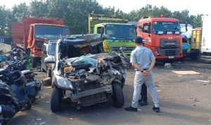 Kecelakaan Mobil Tabrak Truk di Tol Jombang Menewaskan 3 Orang, Begini Kronologinya