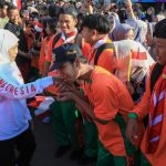 Jalan Sehat HUT ke 80 RI di Kediri, Khofifah Tegaskan Sekolah Negeri di Jatim Bebas Pungli