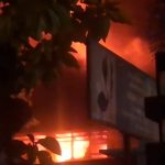 Mencekam! Gedung DPRD Kota Kediri Dibakar Massa Pendemo
