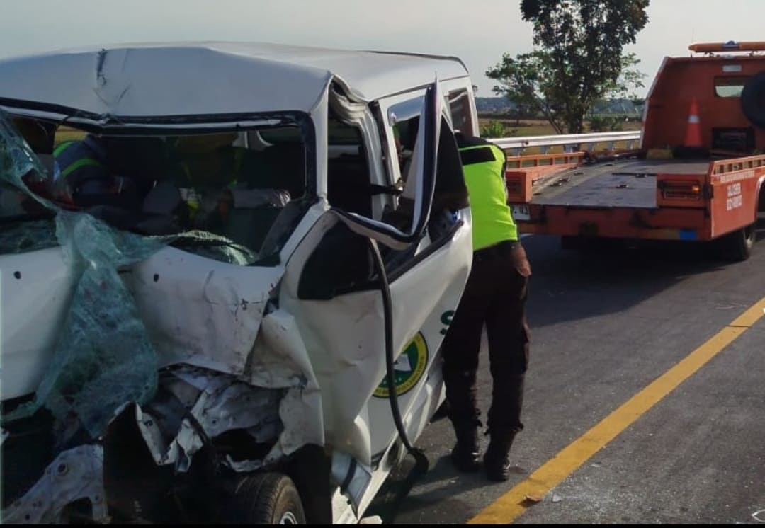 Mobil SMAN 5 Taruna Brawijaya Tabrak Truk Boks di Tol Jombang, Empat Orang Luka