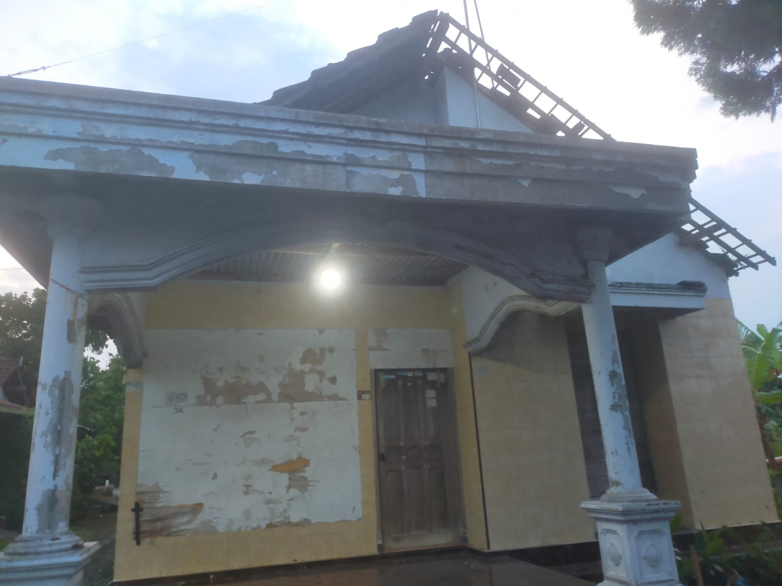 48 Rumah Warga Desa Besowo Kediri Rusak Diterjang Angin, Begini Langkah BPBD